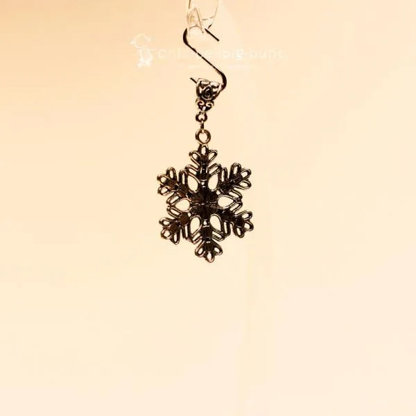 Kettenanhänger Schneeflocke Steine blau versilbert - kettenanhaenger modeschmuck weihnachten schneeflocke blau glitzer strass steine (1)